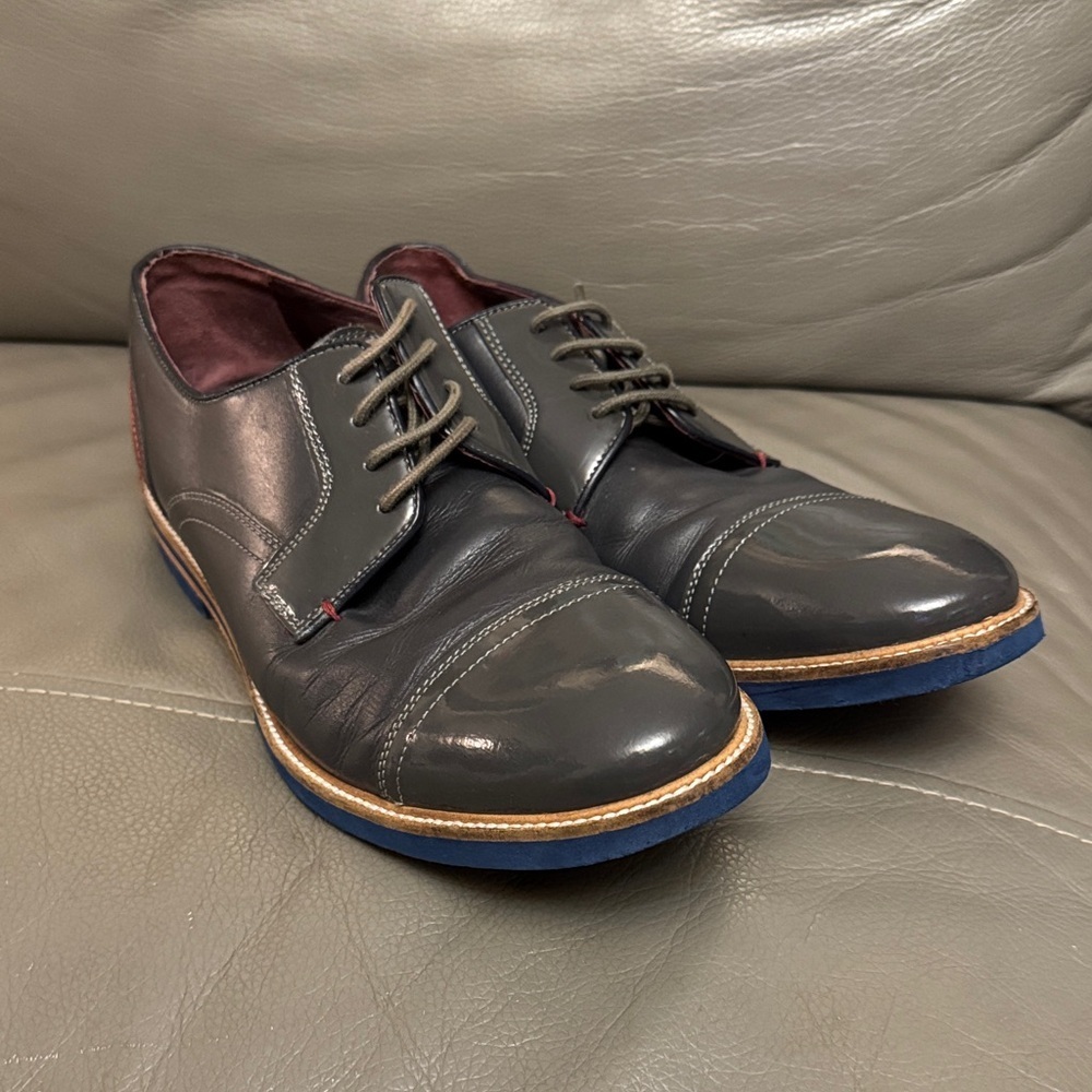 Ted Baker Braythe Charcoal Leather Oxfords with Vibrant Blue Sole size 11